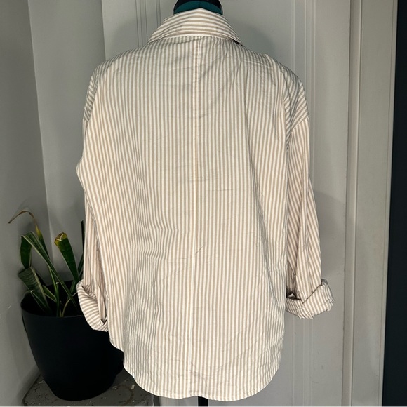 Evereve Women's Twist-Front button up shirt large - Picture 4 of 8